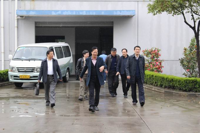 上海钟表协会领导来访参观(图4)